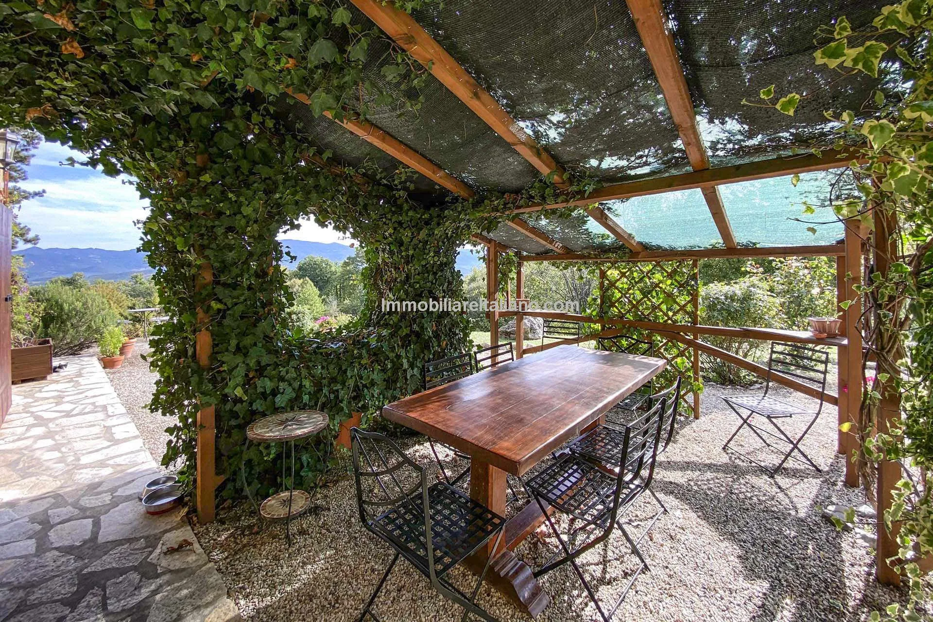Restored Tuscan Farmhouse with Pool and Garden in Caprese Michelangelo - View image 29 of 89