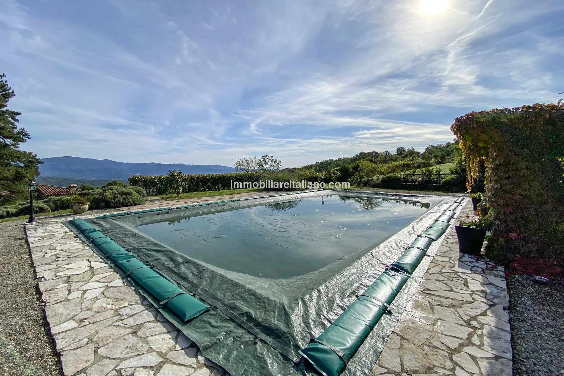 Restored Tuscan Farmhouse with Pool and Garden in Caprese Michelangelo - View image 32 of 89