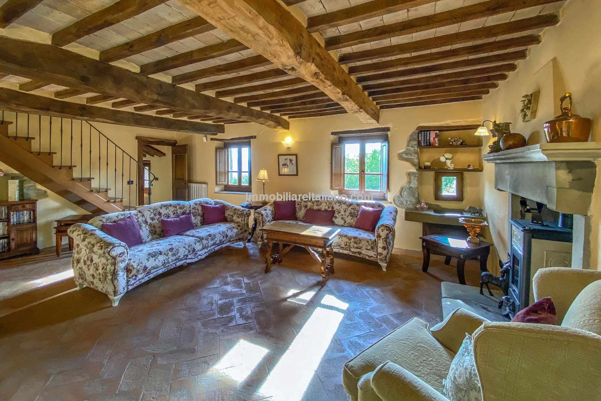 Restored Tuscan Farmhouse with Pool and Garden in Caprese Michelangelo - View image 41 of 89