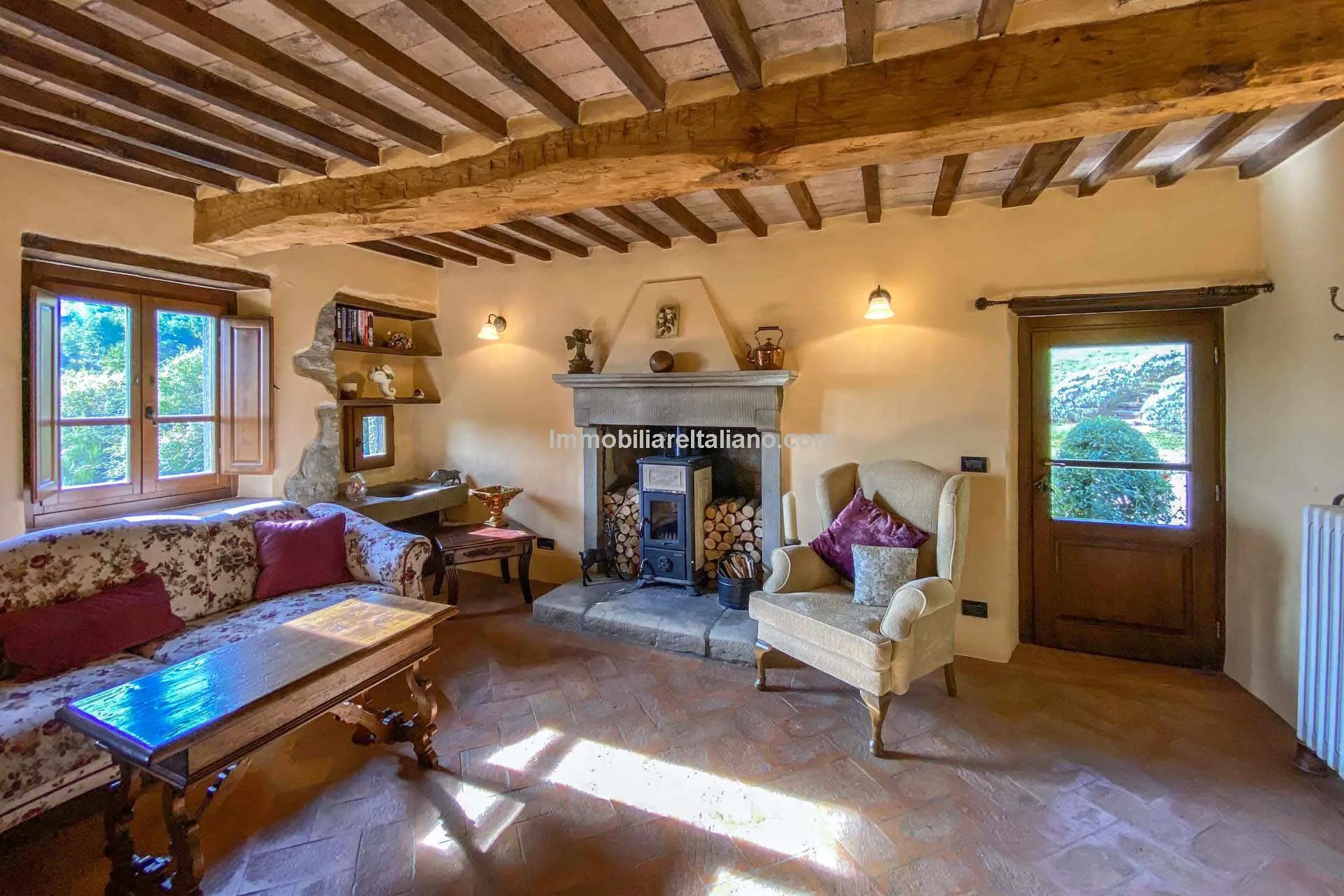 Restored Tuscan Farmhouse with Pool and Garden in Caprese Michelangelo - View image 46 of 89