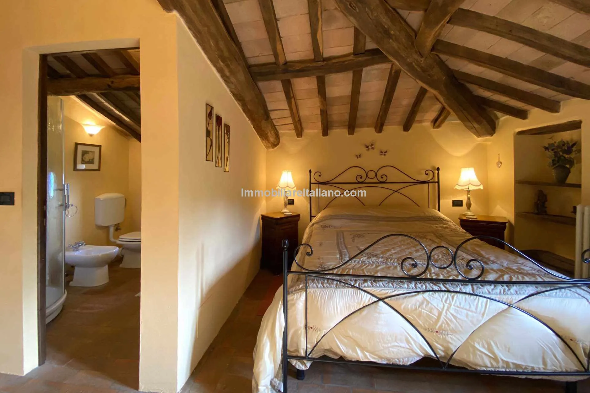 Restored Tuscan Farmhouse with Pool and Garden in Caprese Michelangelo - View image 62 of 89