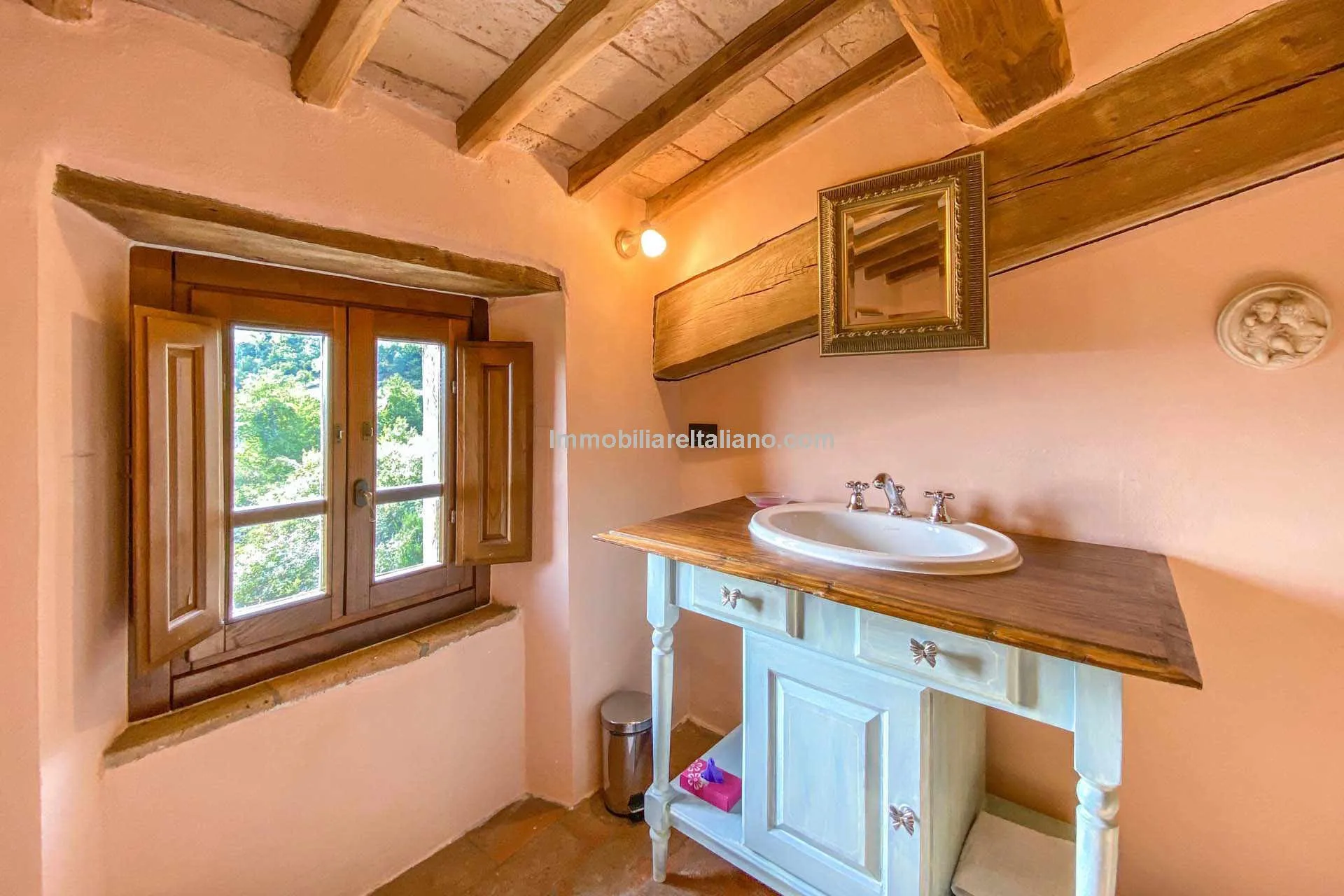 Restored Tuscan Farmhouse with Pool and Garden in Caprese Michelangelo - View image 71 of 89