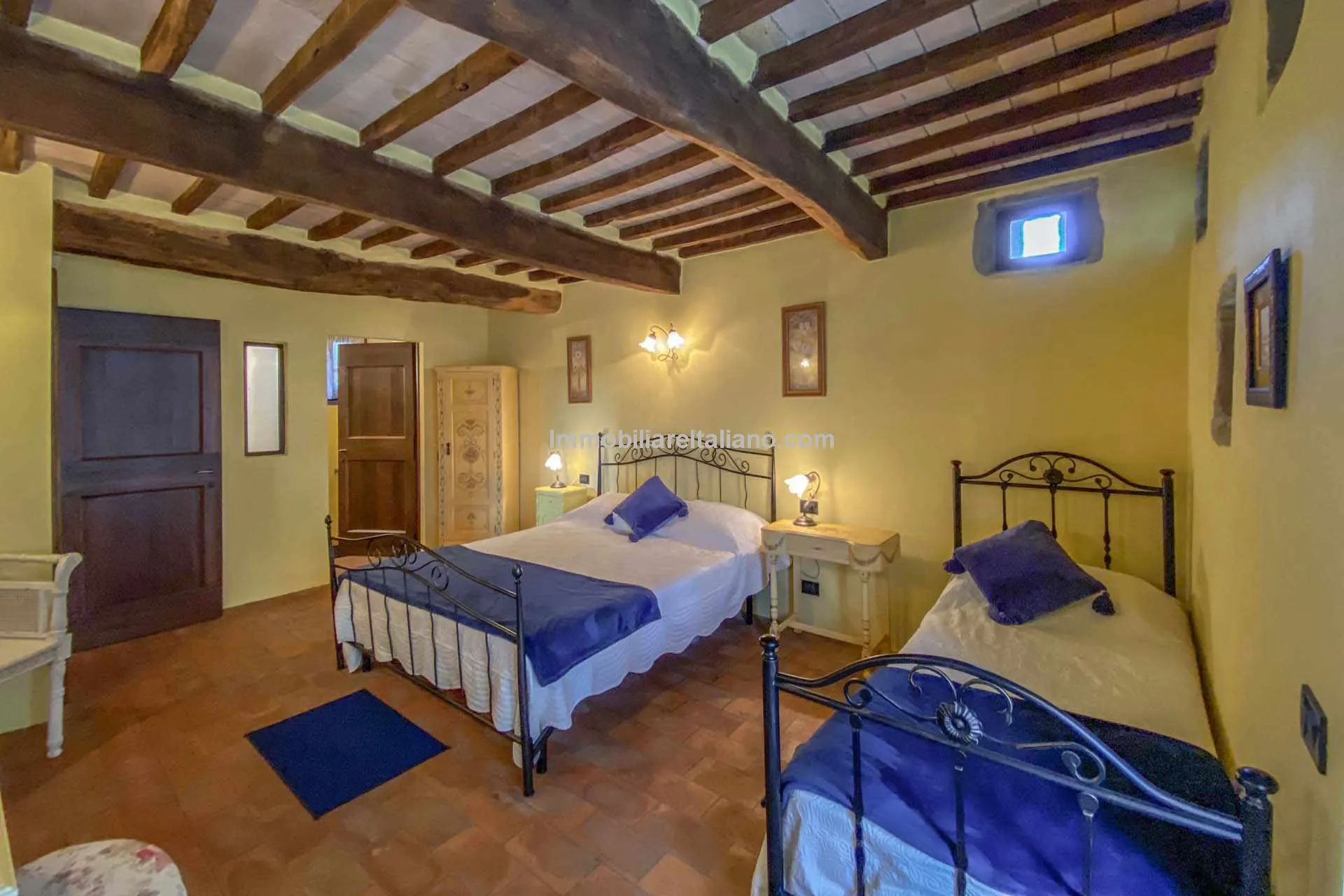 Restored Tuscan Farmhouse with Pool and Garden in Caprese Michelangelo - View image 73 of 89