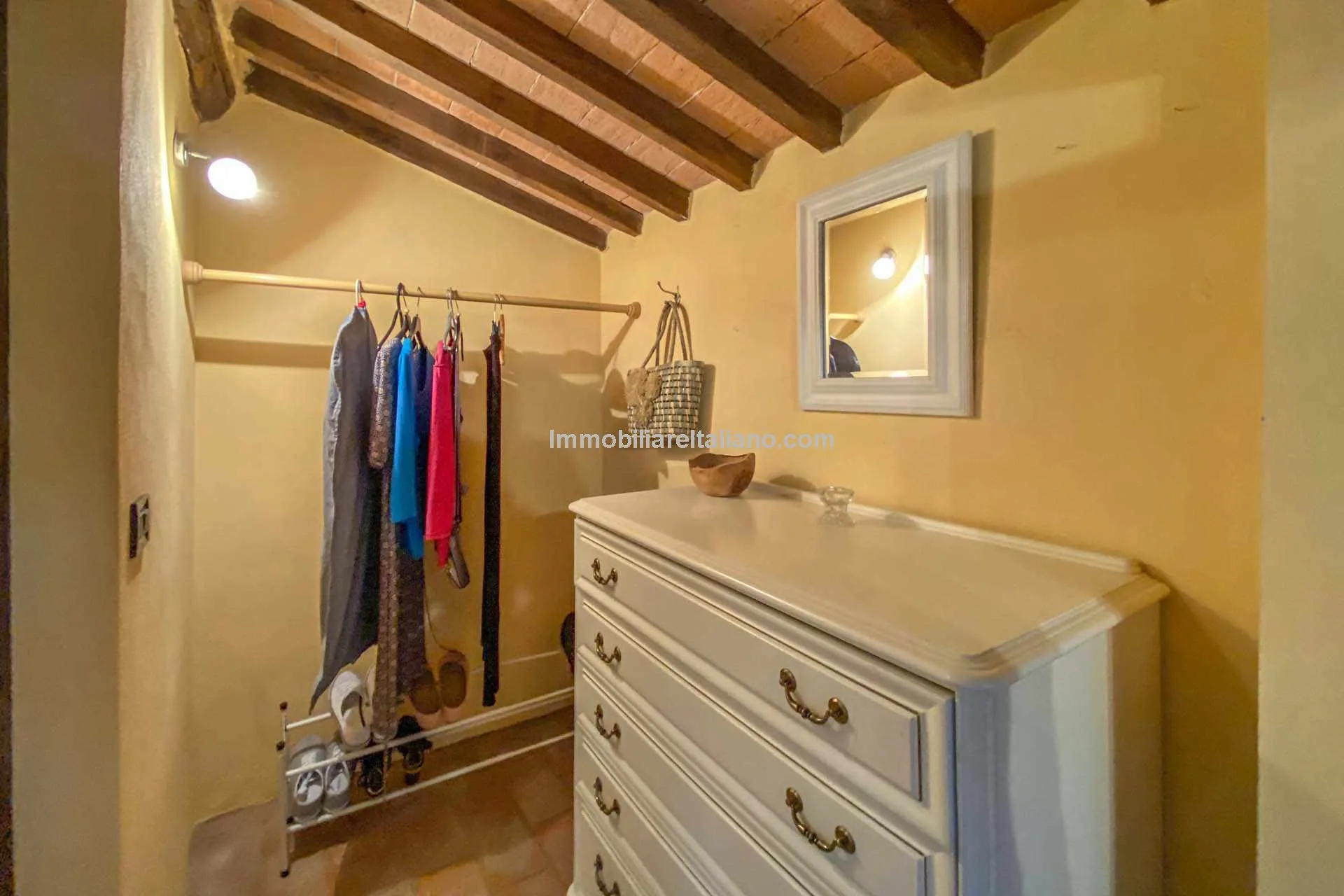 Restored Tuscan Farmhouse with Pool and Garden in Caprese Michelangelo - View image 87 of 89