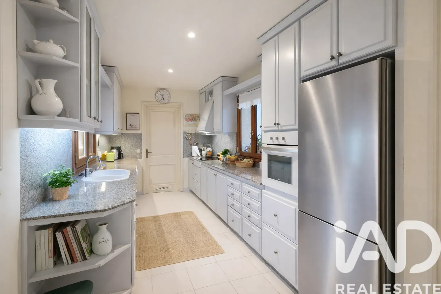 Spacious 1990s Villa with Pool and Gardens in Capdepera, Balearic Islands - View image 8 of 31