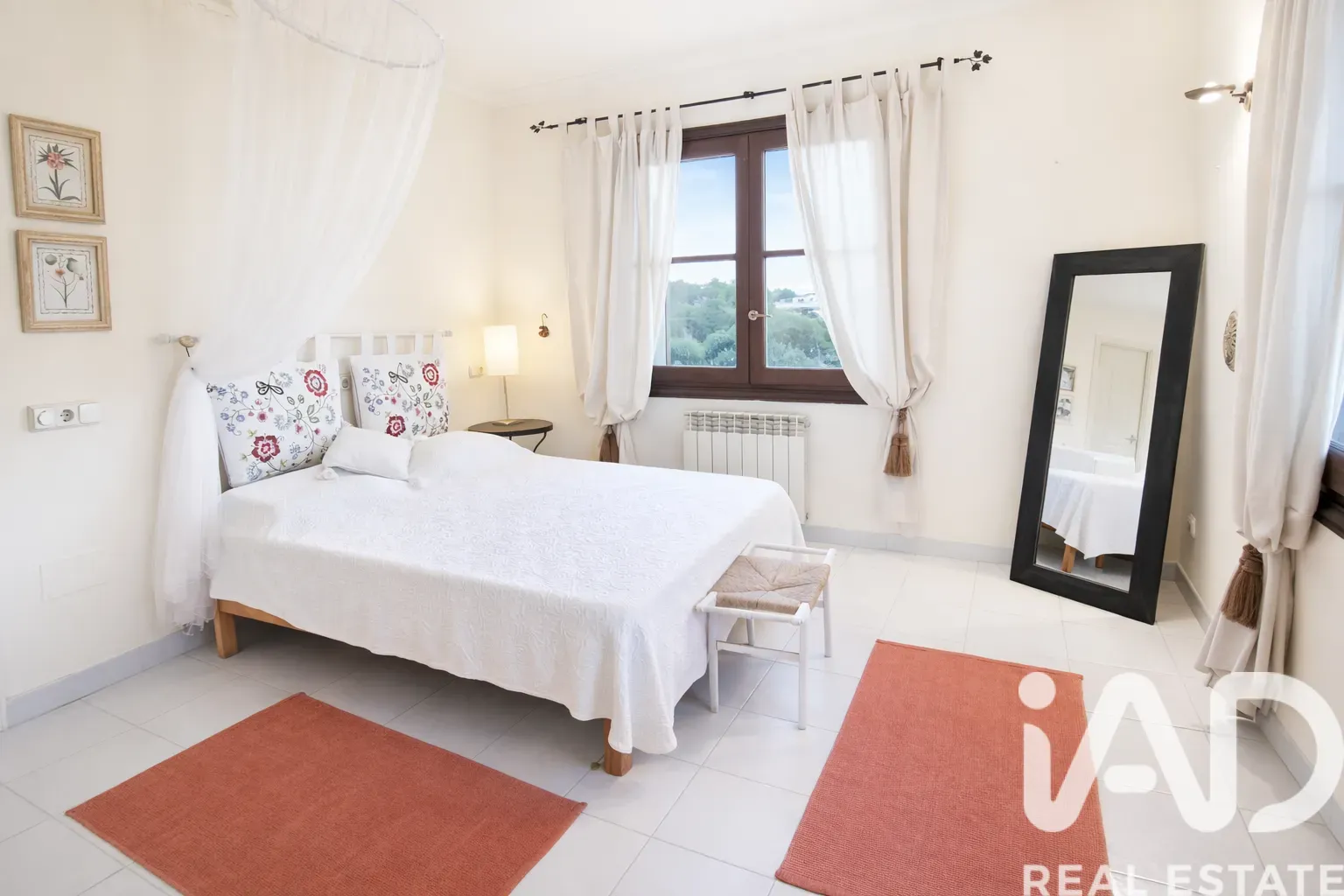 Spacious 1990s Villa with Pool and Gardens in Capdepera, Balearic Islands - View image 12 of 31