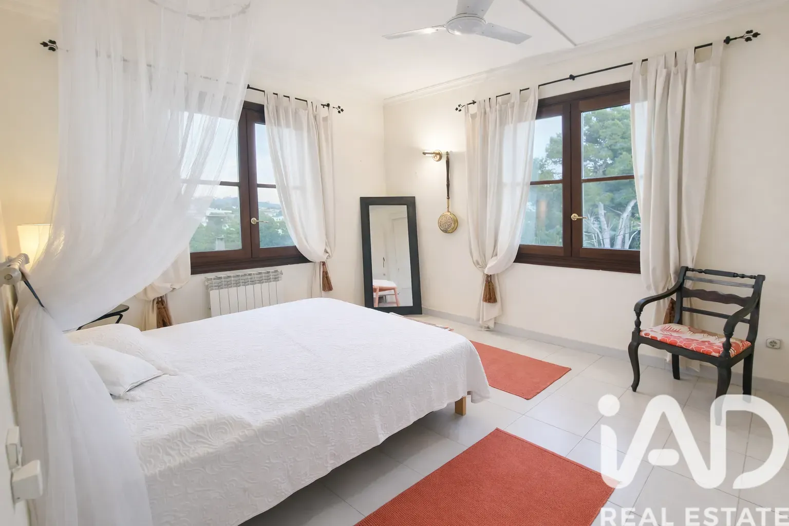 Spacious 1990s Villa with Pool and Gardens in Capdepera, Balearic Islands - View image 13 of 31