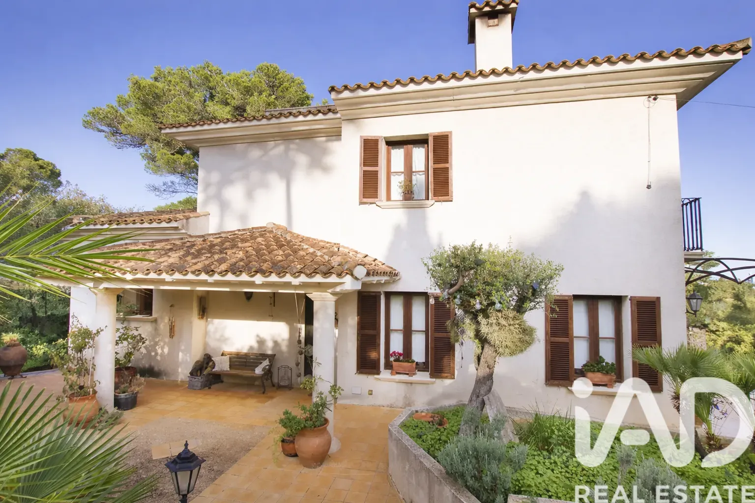 Spacious 1990s Villa with Pool and Gardens in Capdepera, Balearic Islands - View image 29 of 31