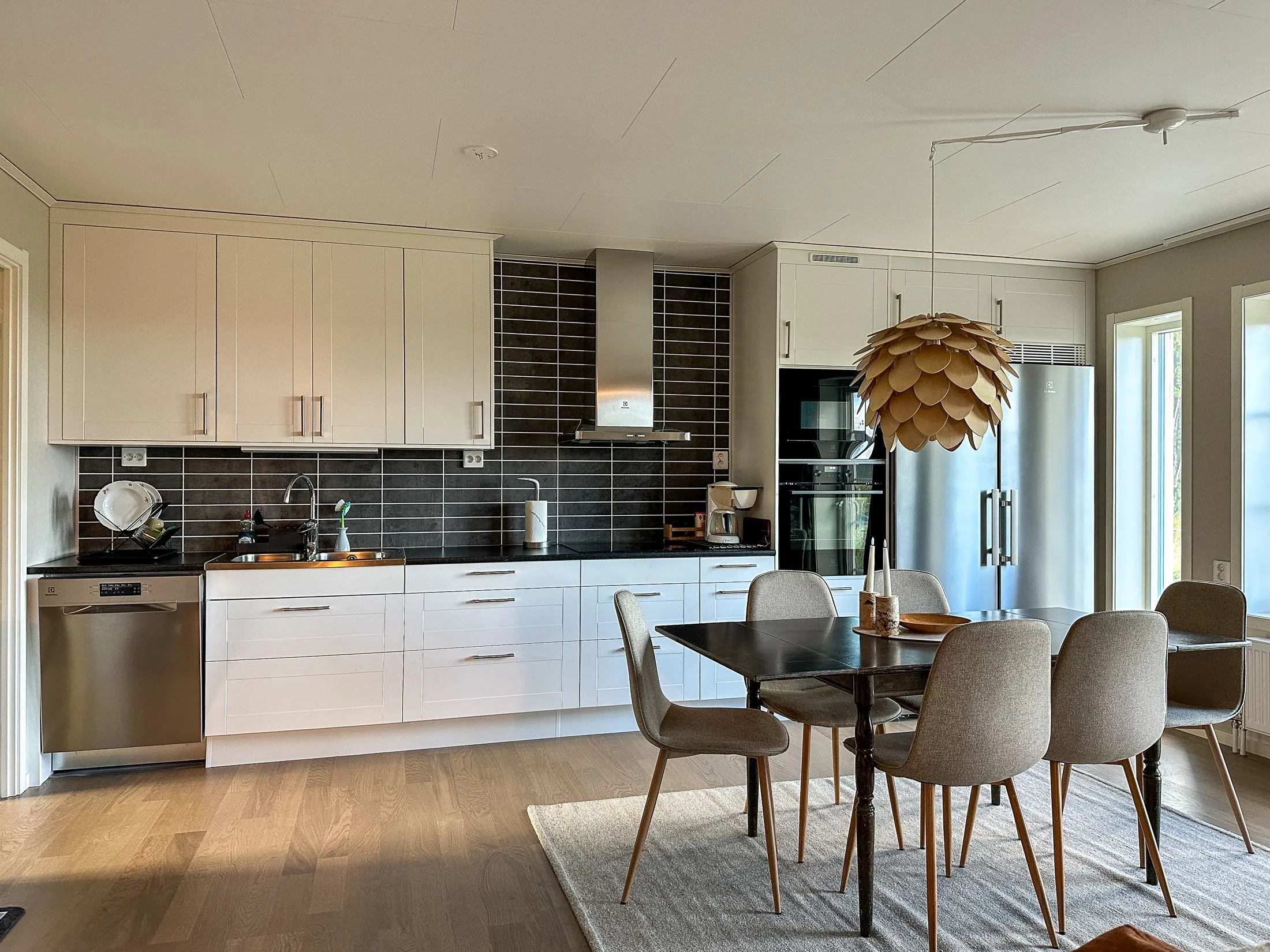 Contemporary 3-Bedroom Ski-In/Ski-Out House in Vilhelmina, Sweden - Image 3