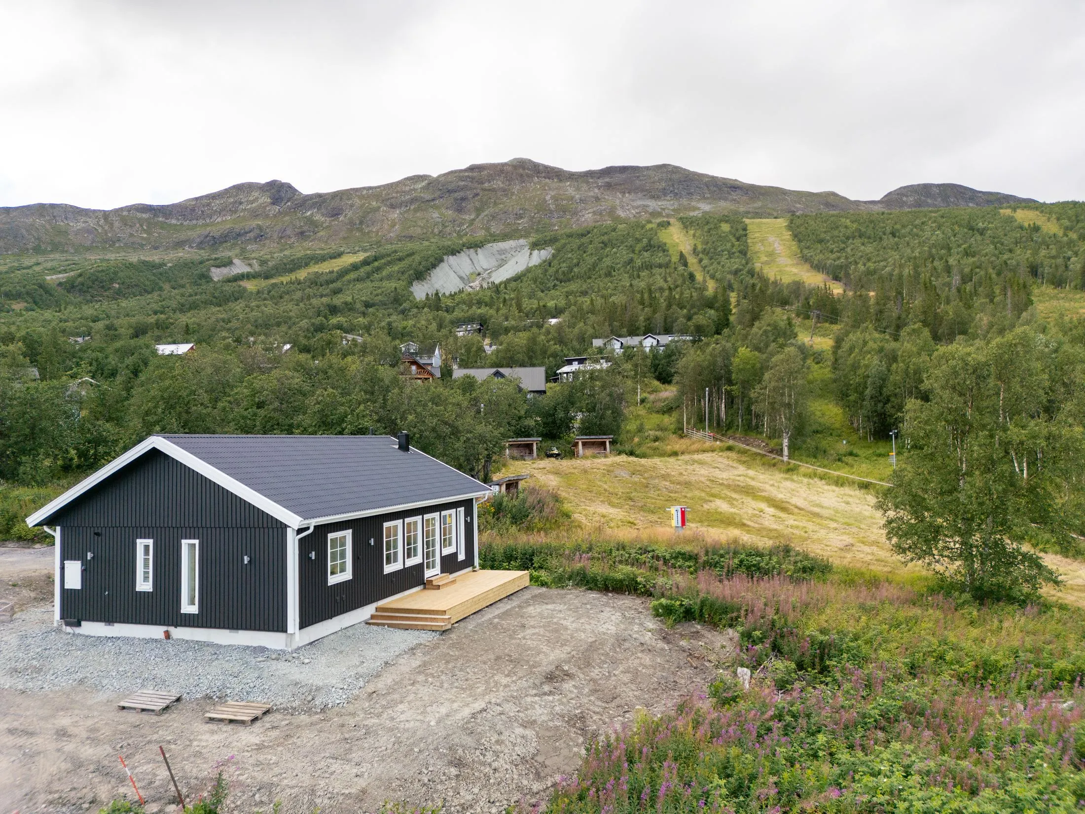 Contemporary 3-Bedroom Ski-In/Ski-Out House in Vilhelmina, Sweden - View image 20 of 22