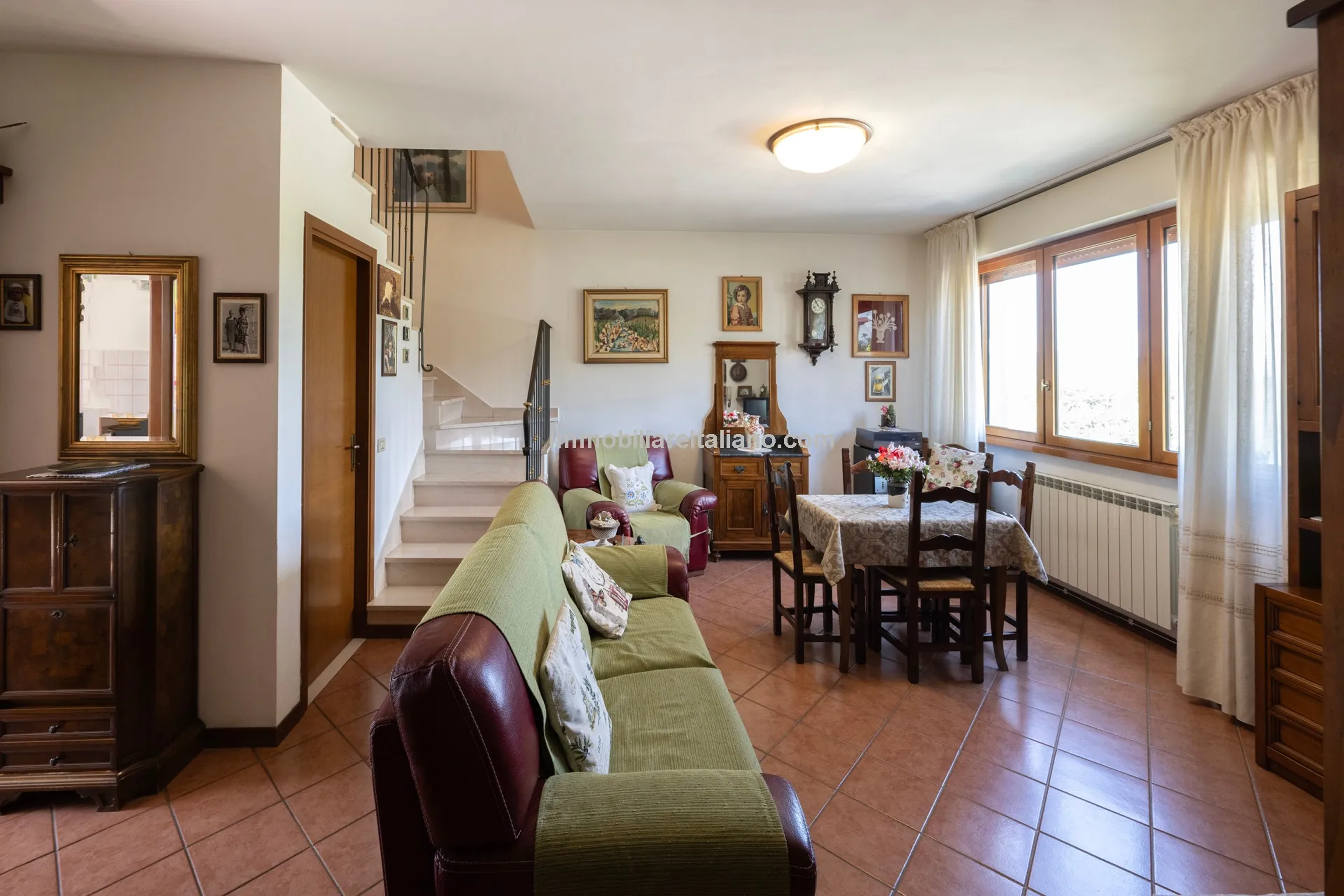 Tuscan Townhouse with Private Garden near Historic Anghiari Centre - View image 6 of 52