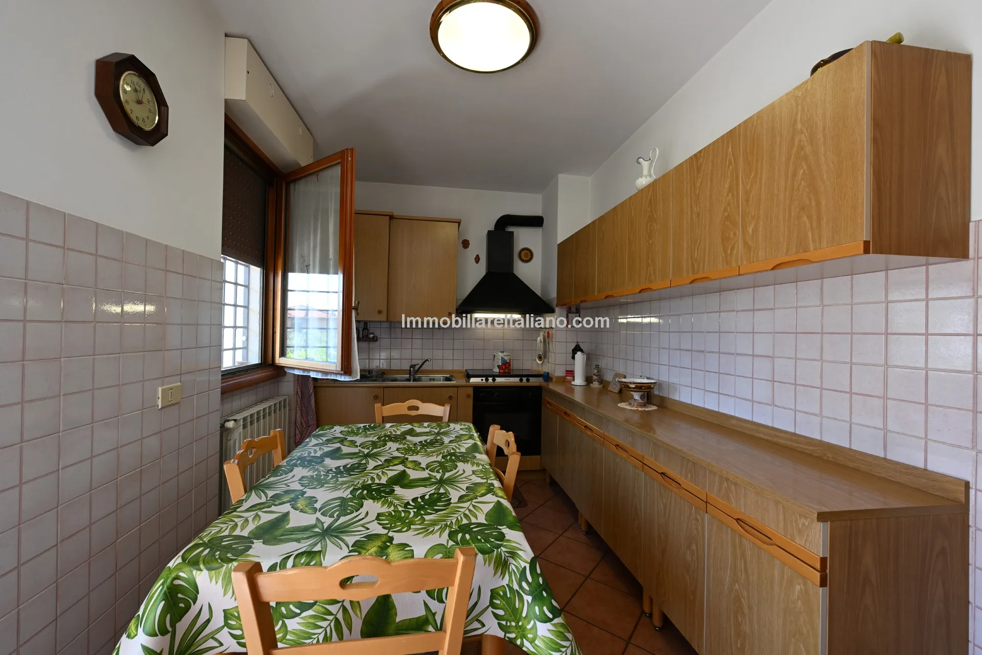 Tuscan Townhouse with Private Garden near Historic Anghiari Centre - View image 13 of 52