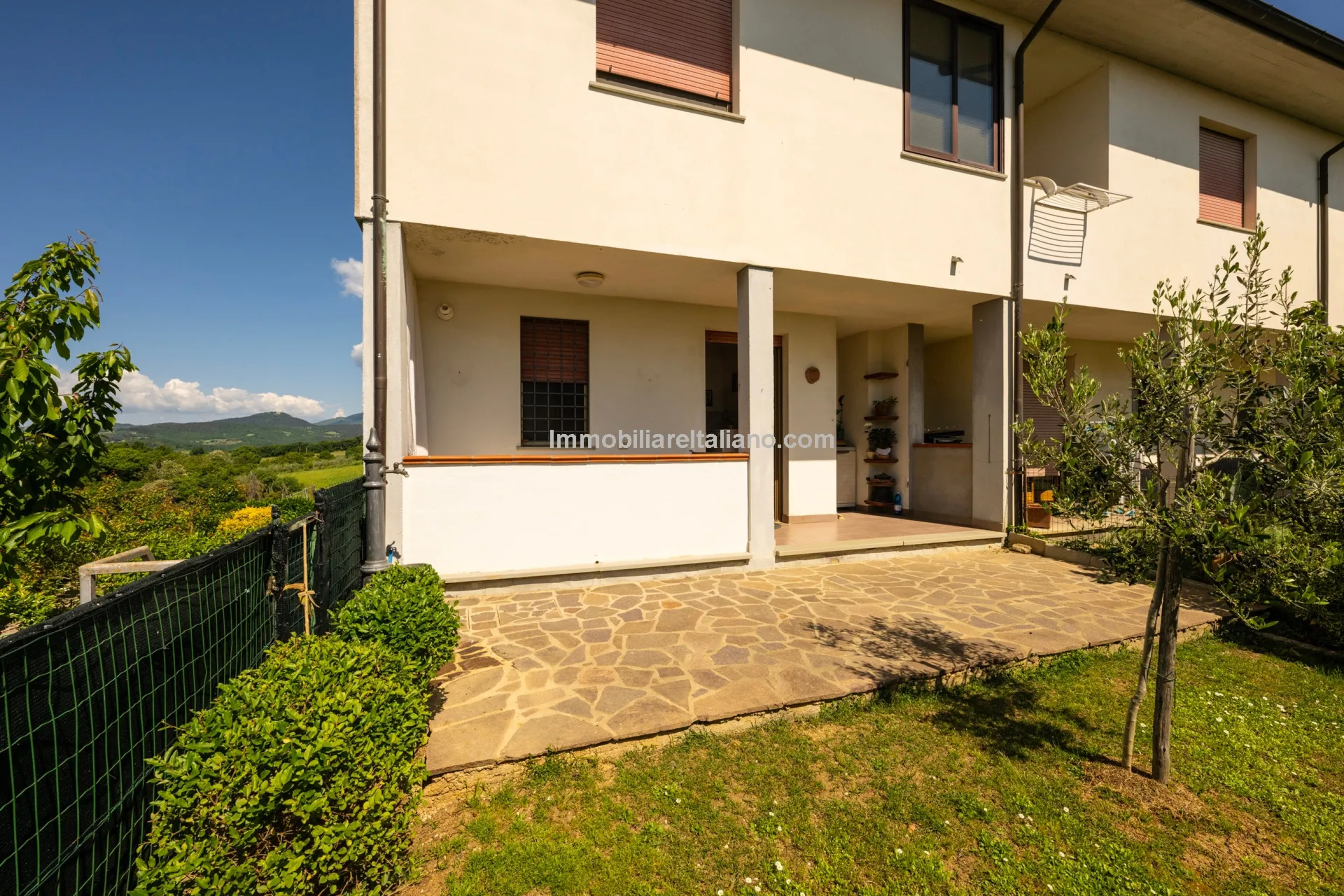 Tuscan Townhouse with Private Garden near Historic Anghiari Centre - View image 23 of 52