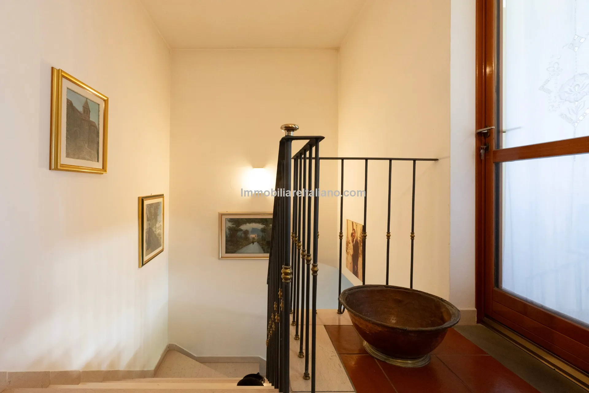 Tuscan Townhouse with Private Garden near Historic Anghiari Centre - View image 30 of 52