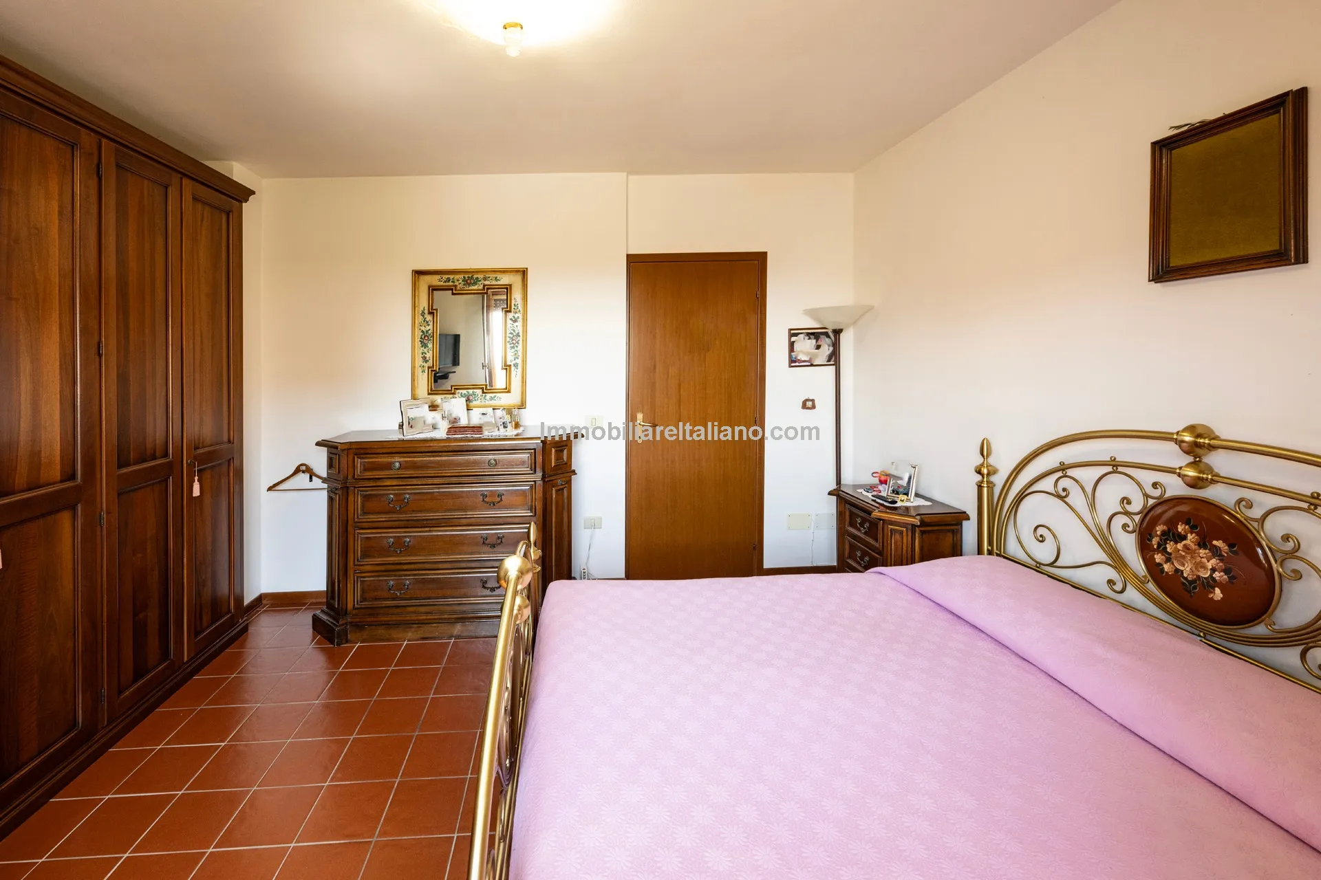 Tuscan Townhouse with Private Garden near Historic Anghiari Centre - View image 31 of 52