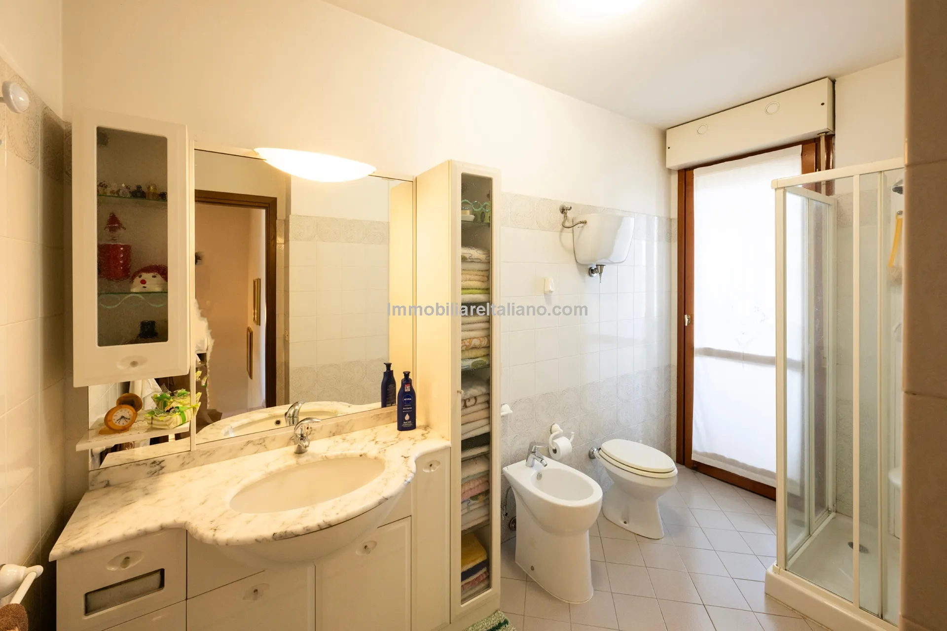 Tuscan Townhouse with Private Garden near Historic Anghiari Centre - View image 36 of 52