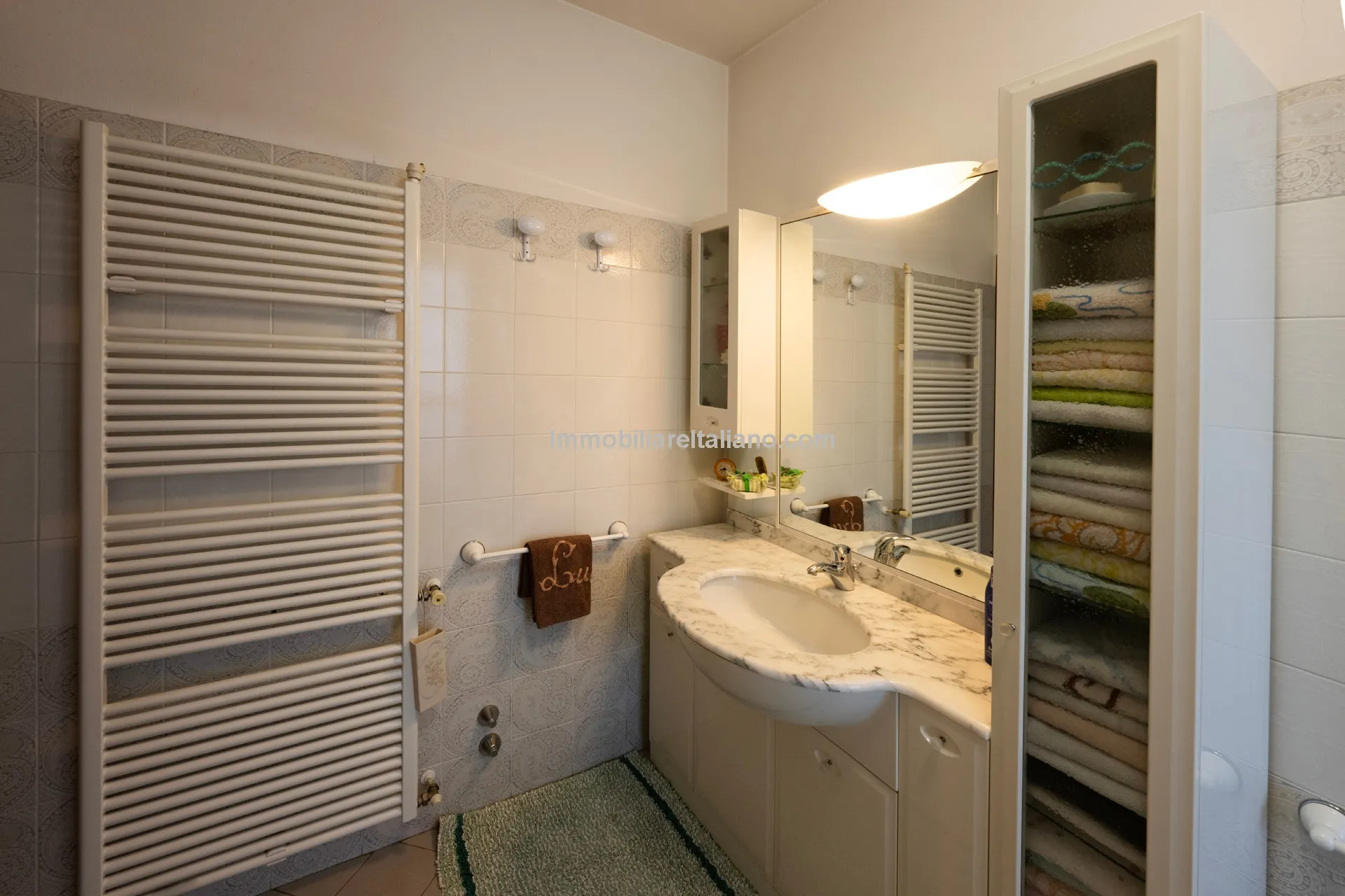 Tuscan Townhouse with Private Garden near Historic Anghiari Centre - View image 37 of 52