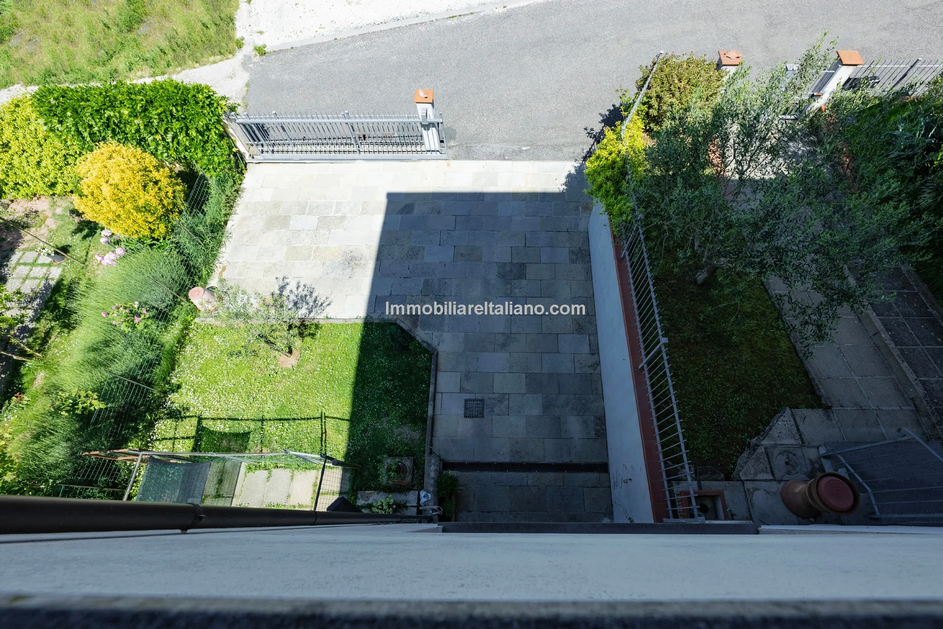 Tuscan Townhouse with Private Garden near Historic Anghiari Centre - View image 42 of 52