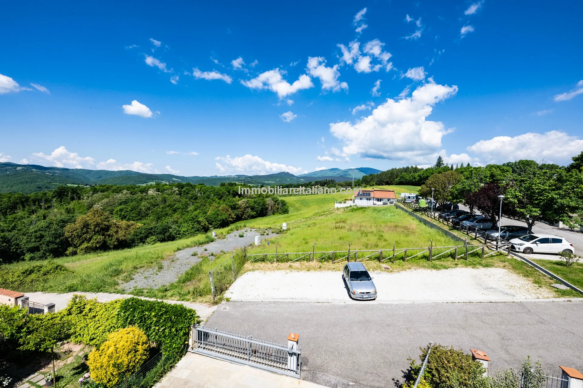 Tuscan Townhouse with Private Garden near Historic Anghiari Centre - View image 43 of 52
