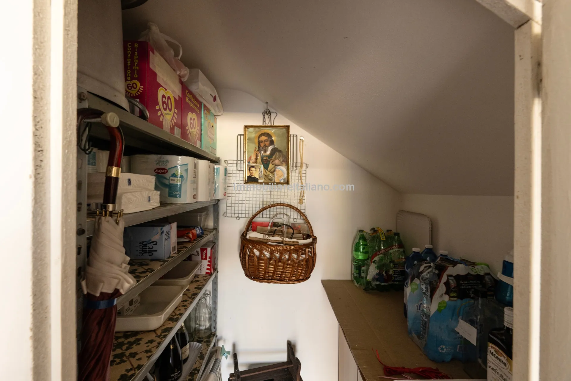 Tuscan Townhouse with Private Garden near Historic Anghiari Centre - View image 50 of 52