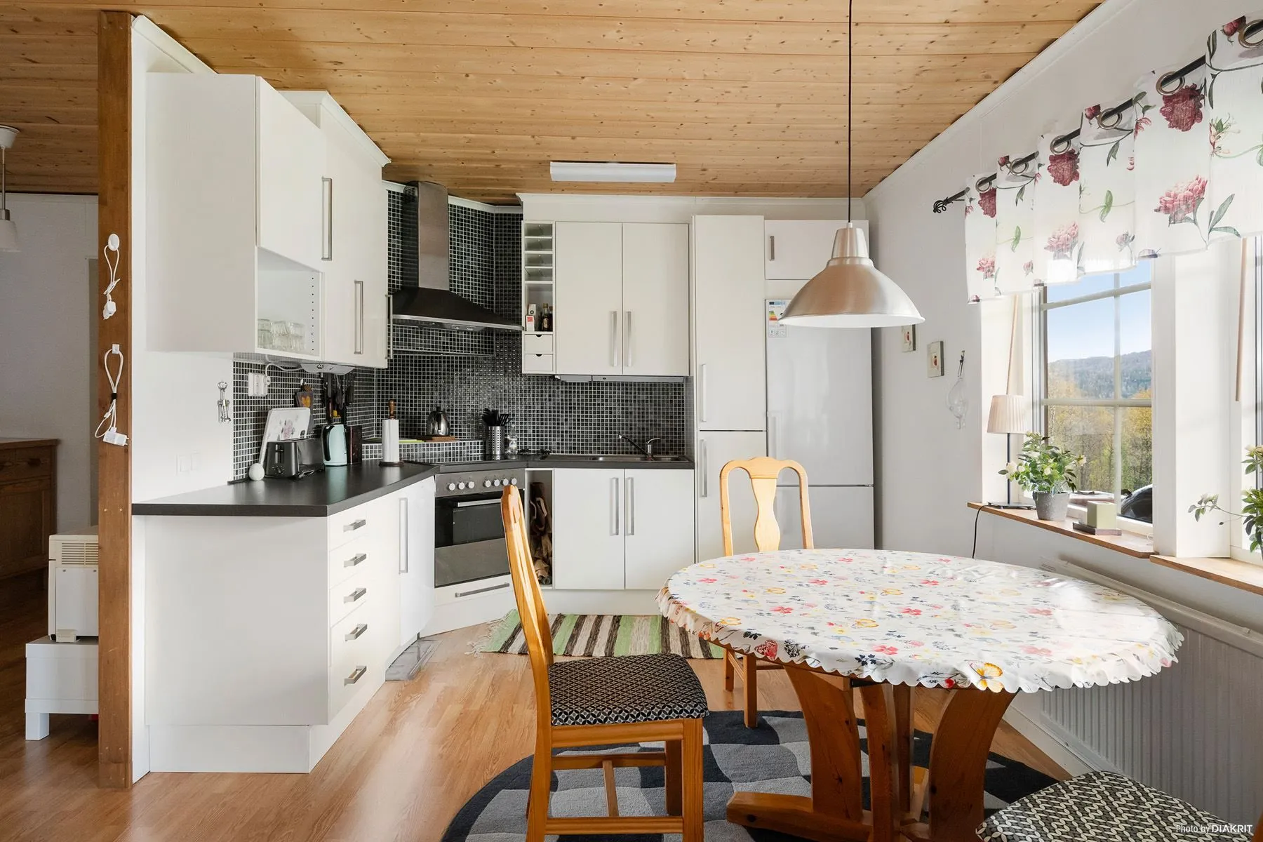 2008 Country House with Expansive Gardens in Tärnaby Sweden - Image 2