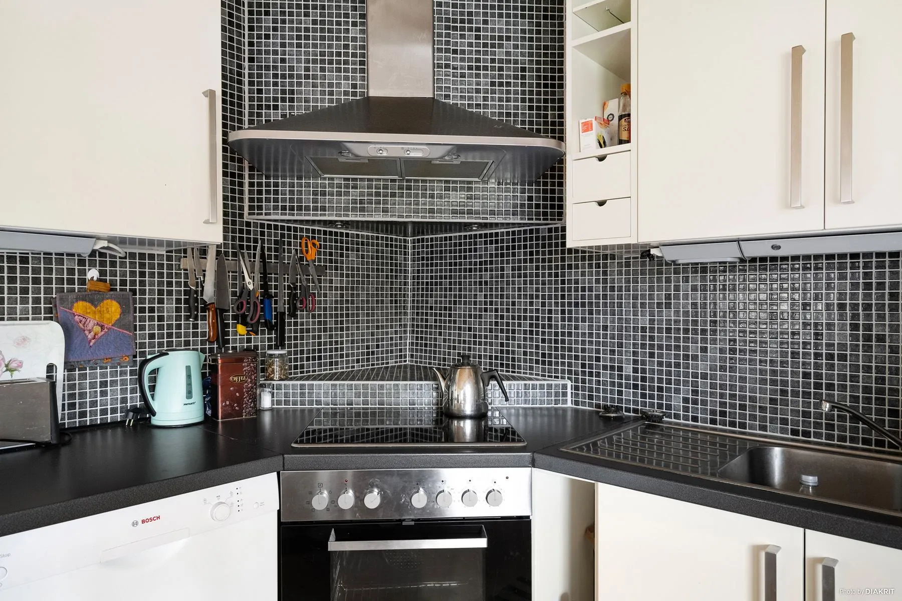 2008 Country House with Expansive Gardens in Tärnaby Sweden - Image 4