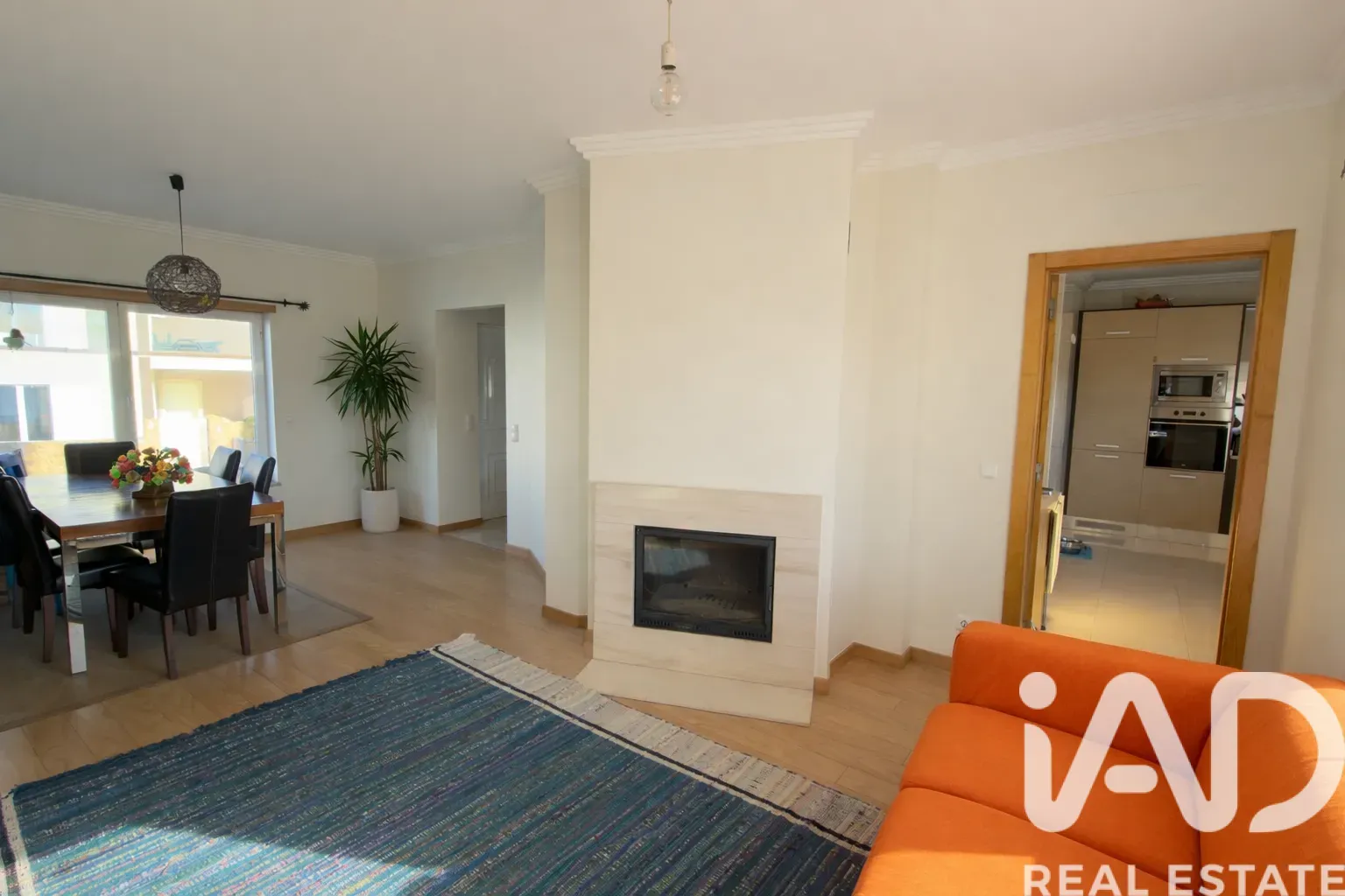 Contemporary 4-Bedroom House with Garden and Parking in Santo Isidoro, Portugal - View image 6 of 29