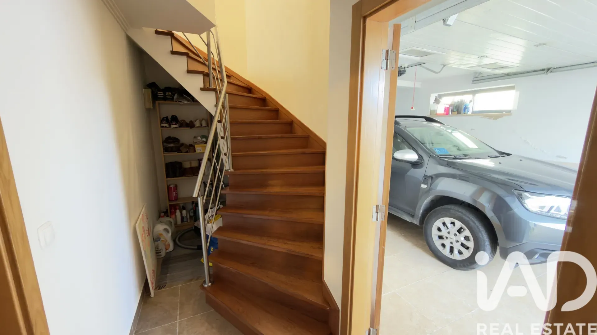 Contemporary 4-Bedroom House with Garden and Parking in Santo Isidoro, Portugal - View image 24 of 29