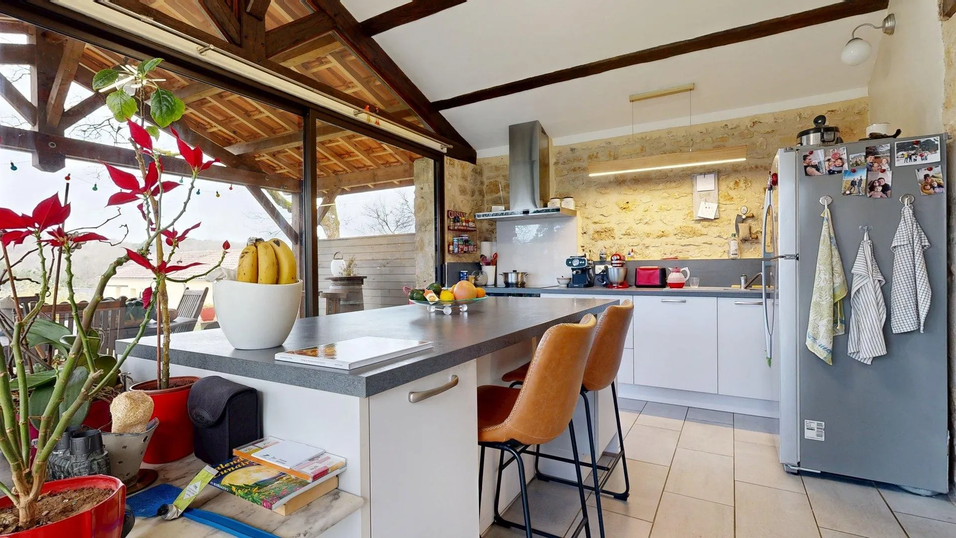 Historic 9-Bedroom Estate with Guesthouses in Dordogne's Périgord Noir - View image 10 of 50