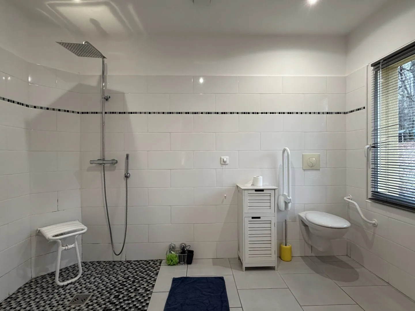 Historic 9-Bedroom Estate with Guesthouses in Dordogne's Périgord Noir - View image 22 of 50