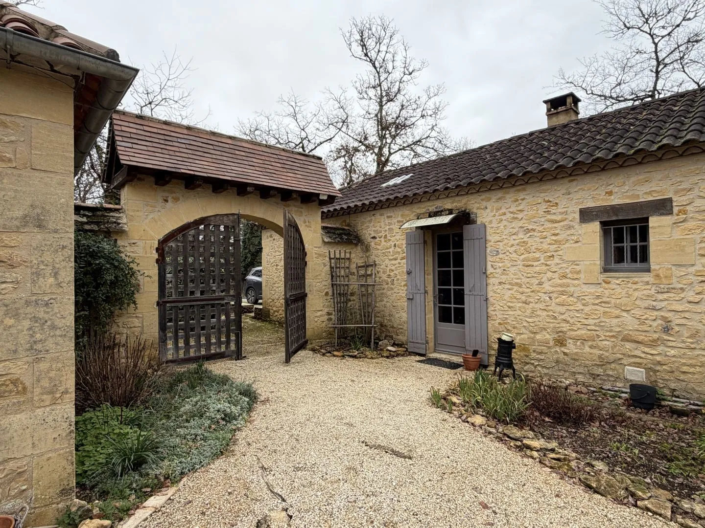 Historic 9-Bedroom Estate with Guesthouses in Dordogne's Périgord Noir - View image 33 of 50