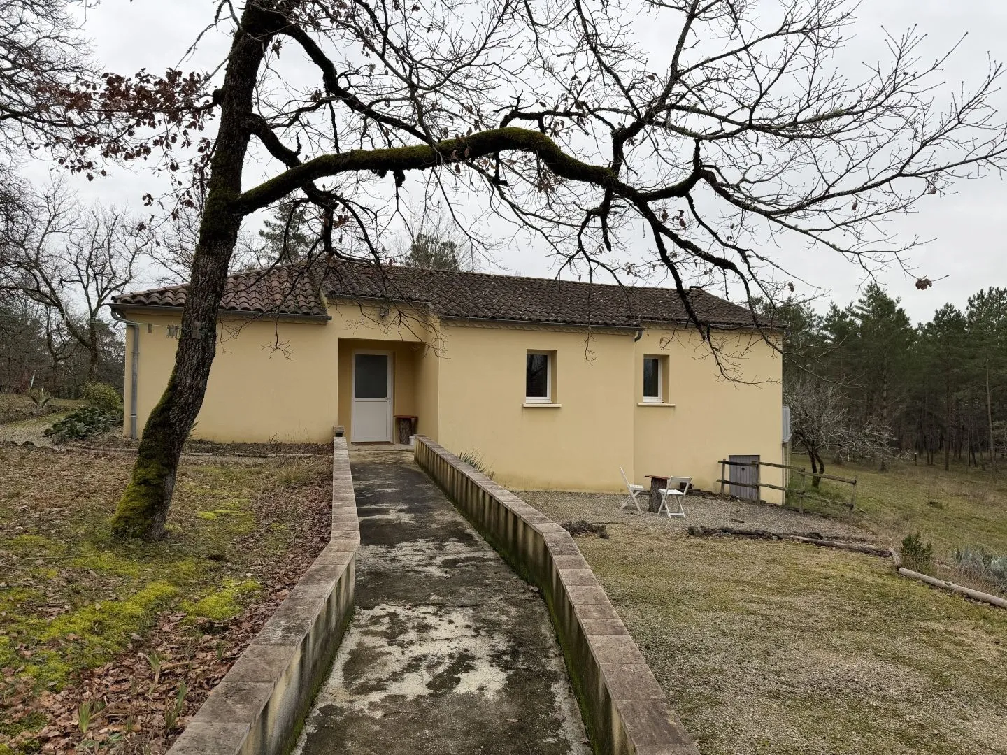 Historic 9-Bedroom Estate with Guesthouses in Dordogne's Périgord Noir - View image 38 of 50