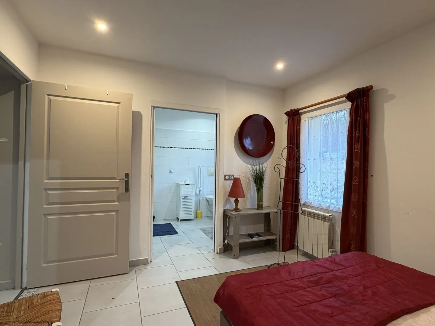 Historic 9-Bedroom Estate with Guesthouses in Dordogne's Périgord Noir - View image 41 of 50