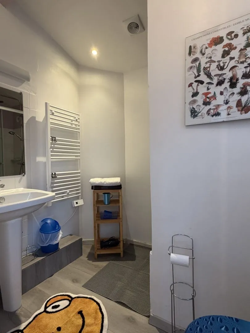 Historic 9-Bedroom Estate with Guesthouses in Dordogne's Périgord Noir - View image 48 of 50