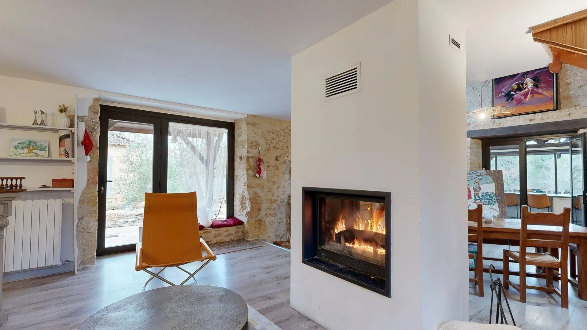 Historic 9-Bedroom Estate with Guesthouses in Dordogne's Périgord Noir - View image 49 of 50