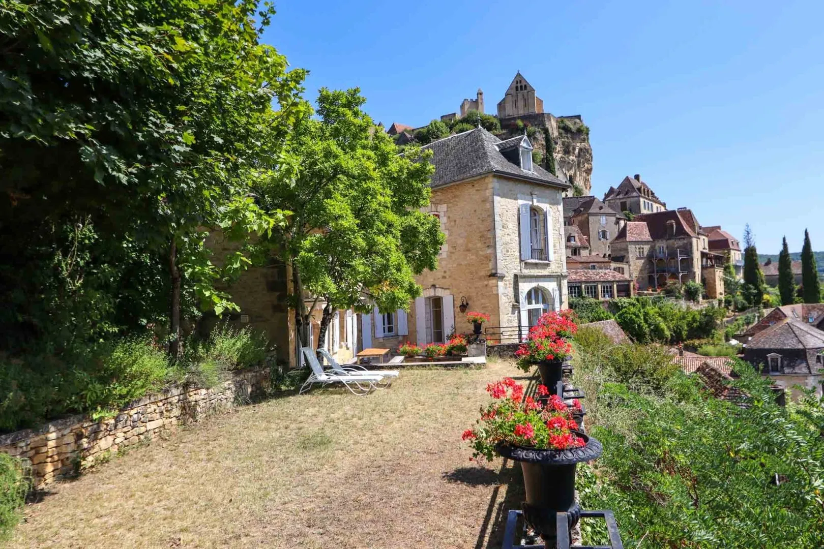Historic 7-Bedroom House Overlooking Dordogne River in Beynac-et-Cazenac - Image 1