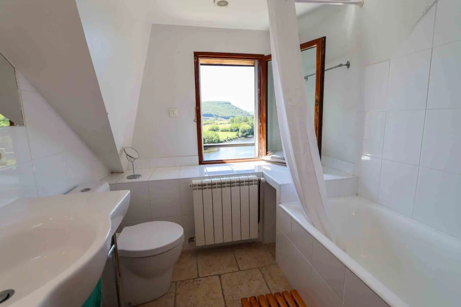 Historic 7-Bedroom House Overlooking Dordogne River in Beynac-et-Cazenac - View image 15 of 40