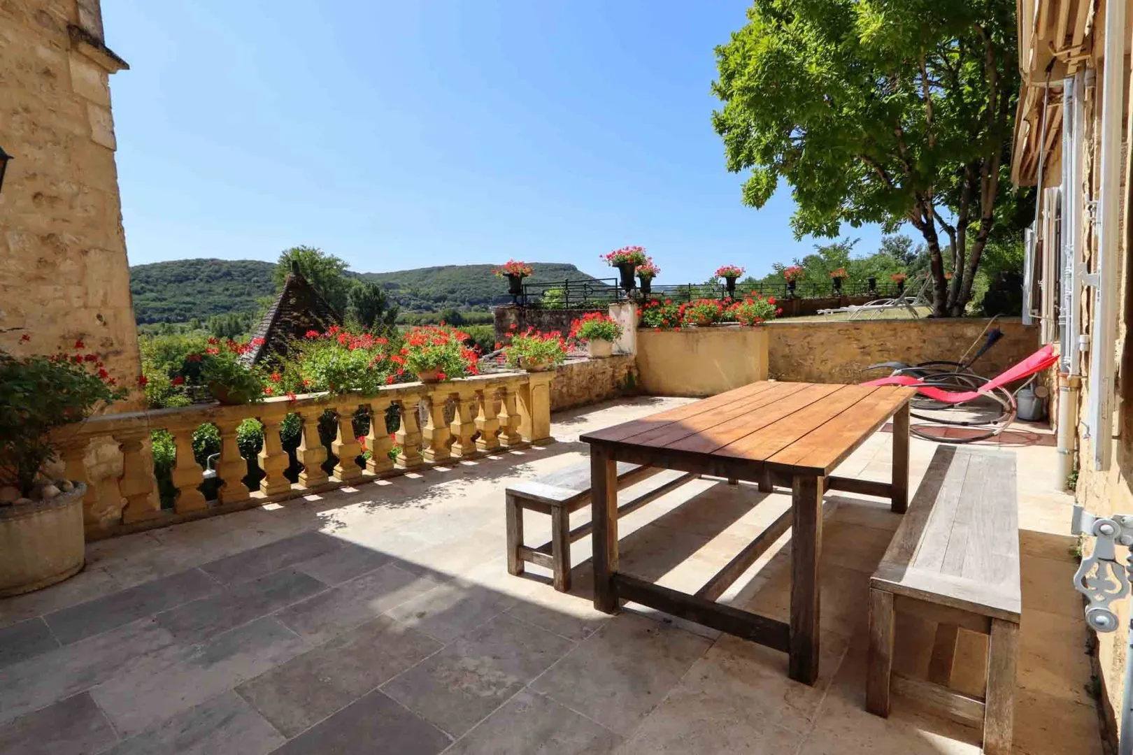 Historic 7-Bedroom House Overlooking Dordogne River in Beynac-et-Cazenac - View image 26 of 40