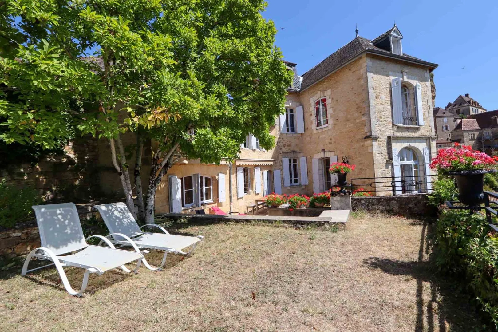 Historic 7-Bedroom House Overlooking Dordogne River in Beynac-et-Cazenac - View image 33 of 40