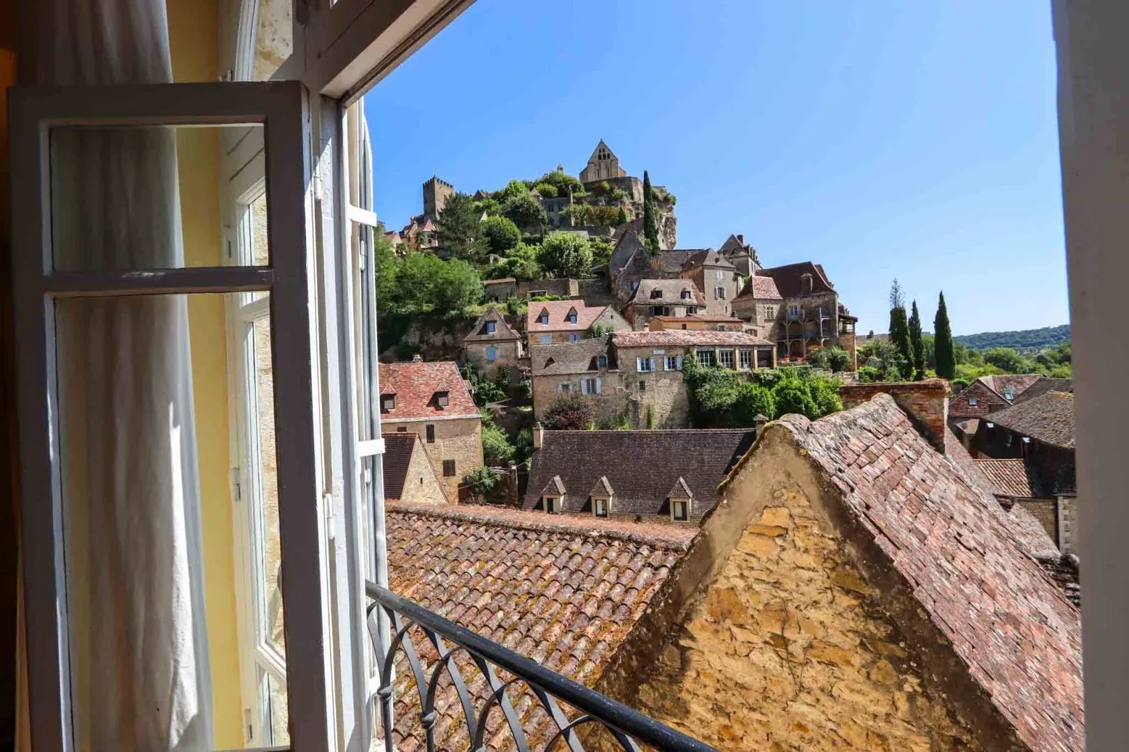 Historic 7-Bedroom House Overlooking Dordogne River in Beynac-et-Cazenac - View image 39 of 40