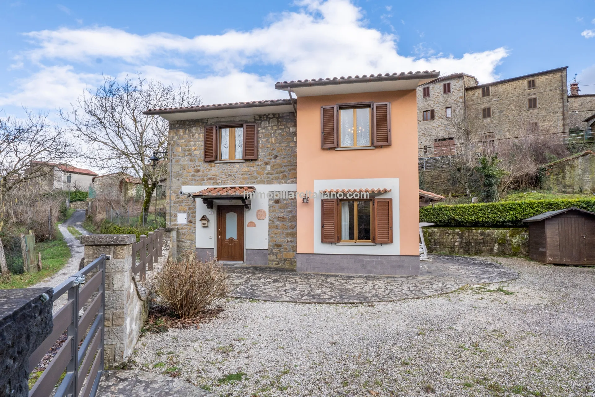 3-Bedroom Villa with Private Garden in Tuscany's Scenic Countryside - View image 6 of 37