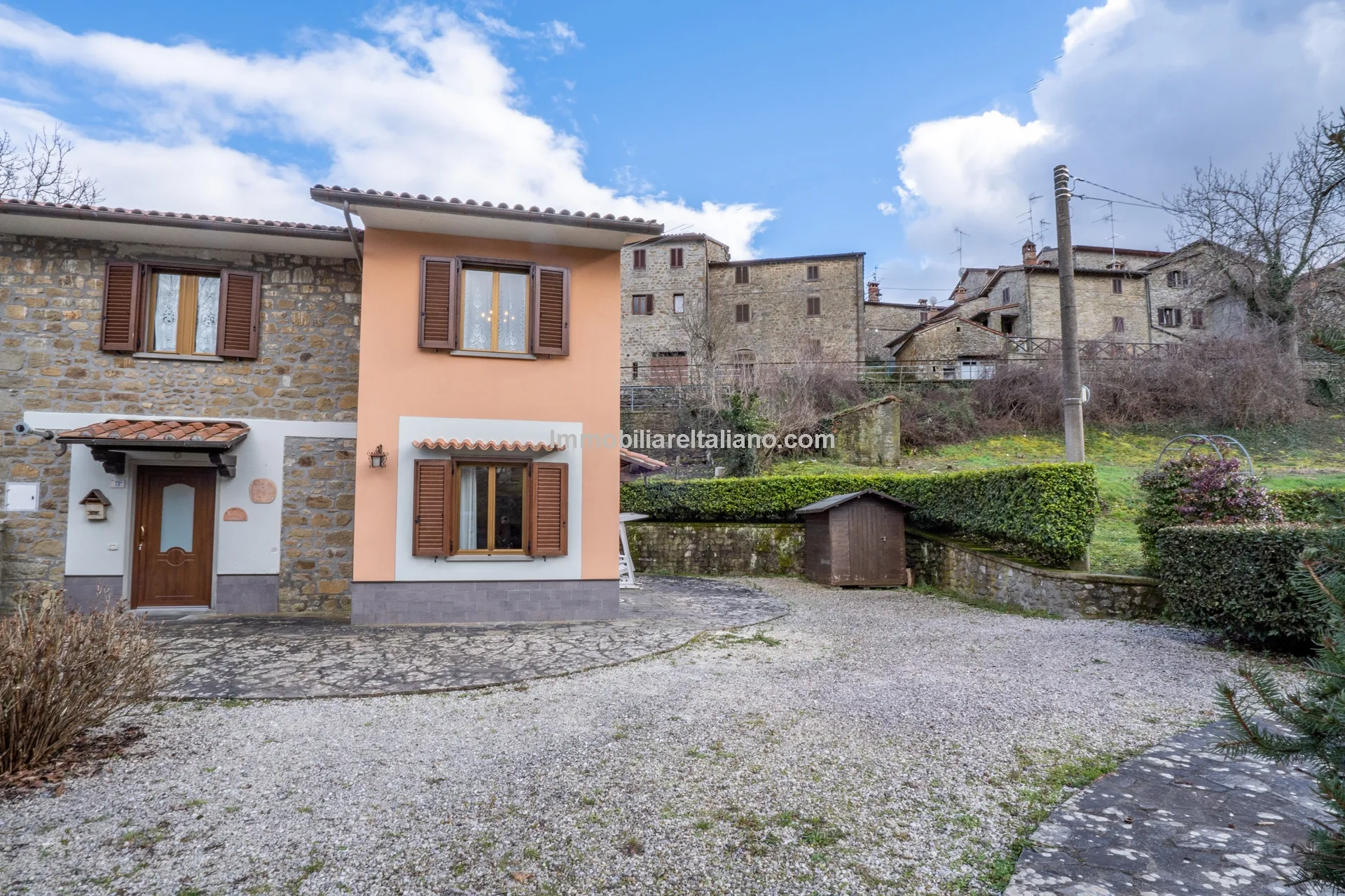 3-Bedroom Villa with Private Garden in Tuscany's Scenic Countryside - View image 7 of 37