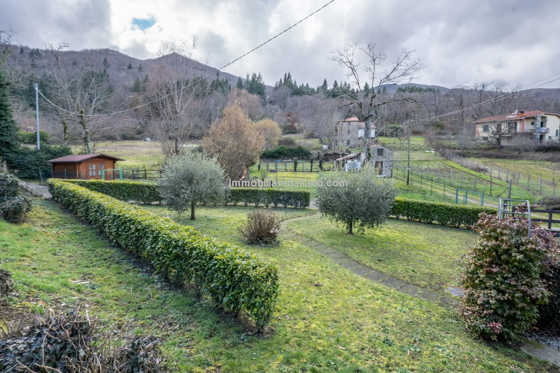 3-Bedroom Villa with Private Garden in Tuscany's Scenic Countryside - View image 14 of 37