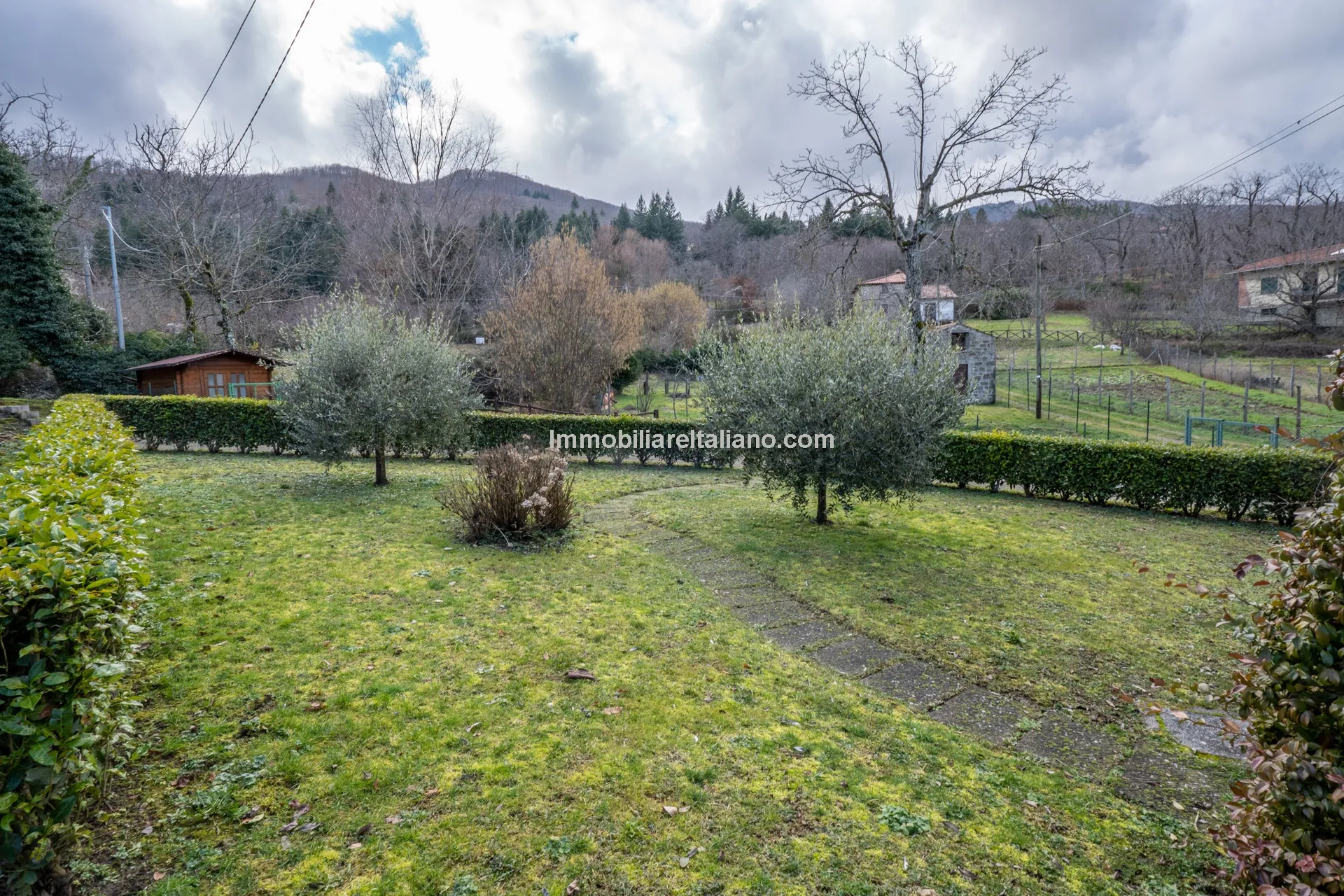 3-Bedroom Villa with Private Garden in Tuscany's Scenic Countryside - View image 16 of 37