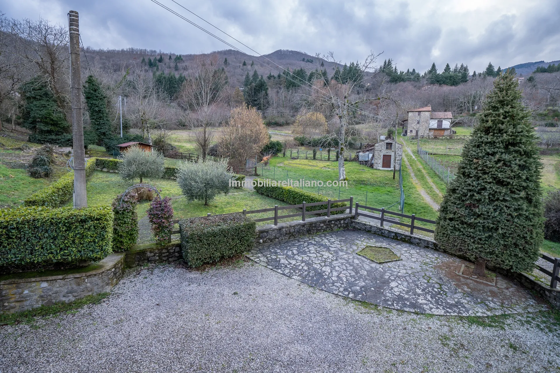 3-Bedroom Villa with Private Garden in Tuscany's Scenic Countryside - View image 18 of 37