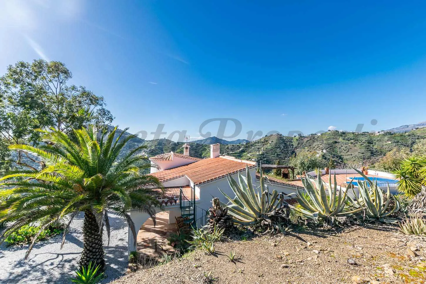 3-Bedroom Country House with Pool and Garden in Cómpeta, Andalucia - View image 6 of 18