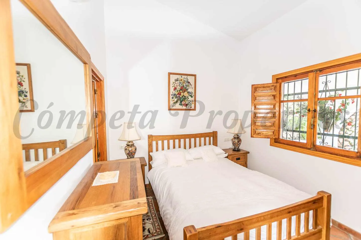 3-Bedroom Country House with Pool and Garden in Cómpeta, Andalucia - View image 13 of 18