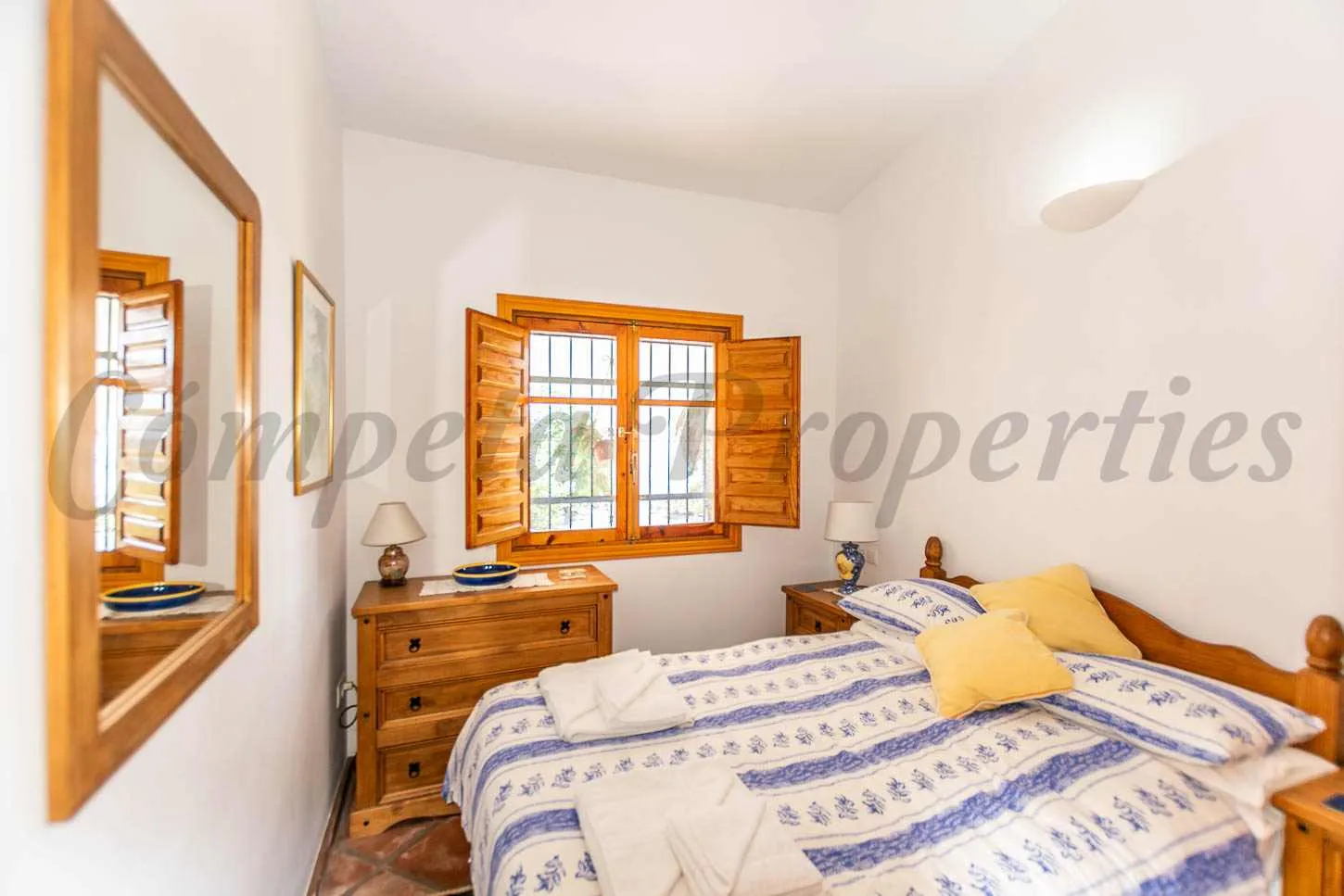 3-Bedroom Country House with Pool and Garden in Cómpeta, Andalucia - View image 15 of 18
