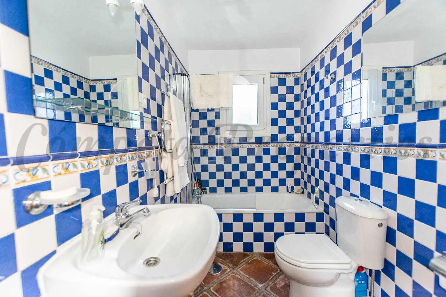 3-Bedroom Country House with Pool and Garden in Cómpeta, Andalucia - View image 17 of 18