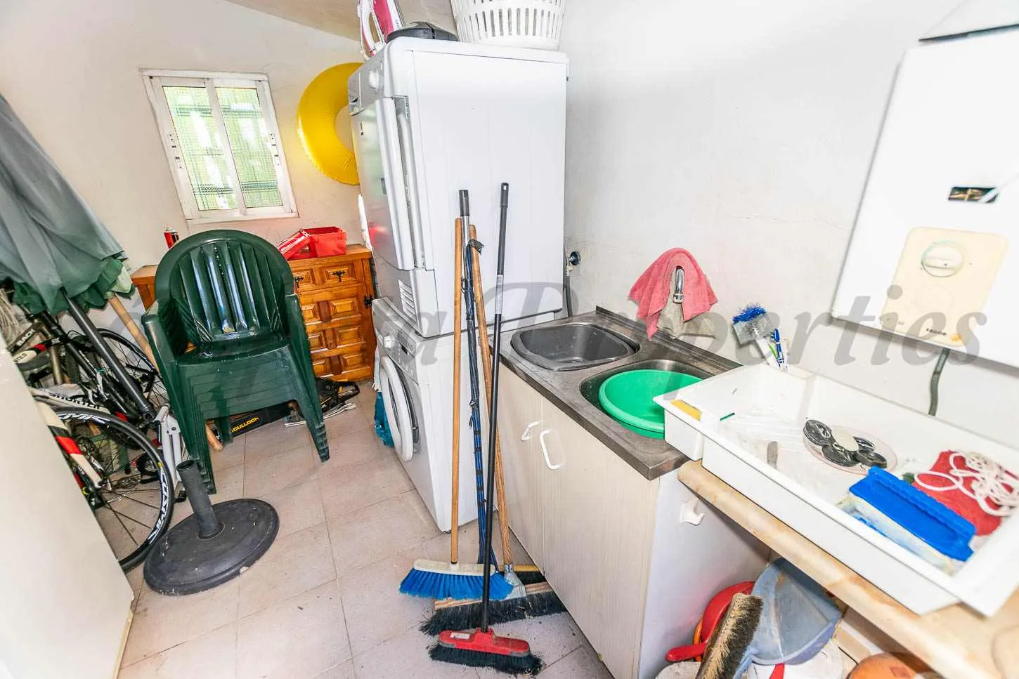 3-Bedroom Country House with Pool and Garden in Cómpeta, Andalucia - View image 18 of 18